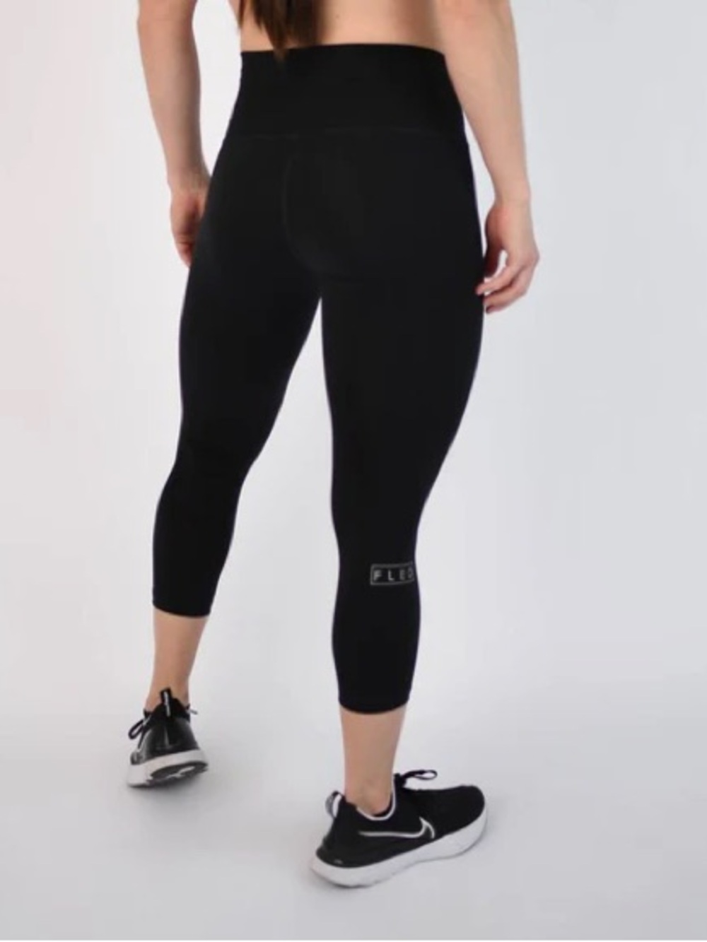 NWT FLEO El Toro 21” black crop gym leggings